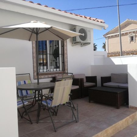 2 Bedroom Newly Renovated Bungalow Close To Bars & Restaurants Los Alcázares Zewnętrze zdjęcie